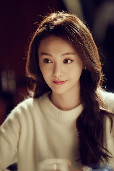 周冬雨和余文乐是啥关系? 周冬雨和余文乐是啥关系?