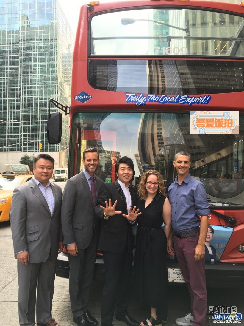 国际钢琴巨星郎朗成为首位纽约市文化旅游大使