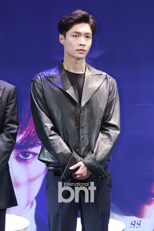 韩国男子组合EXO成员LAY(张艺兴)将在中国SOLO出道 韩国男子组合EXO成员LAY(张艺兴)将在中国SOLO出道