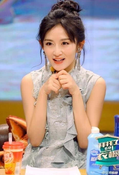 有没有发现谢娜越来越美了呢? 有没有发现谢娜越来越美了呢?