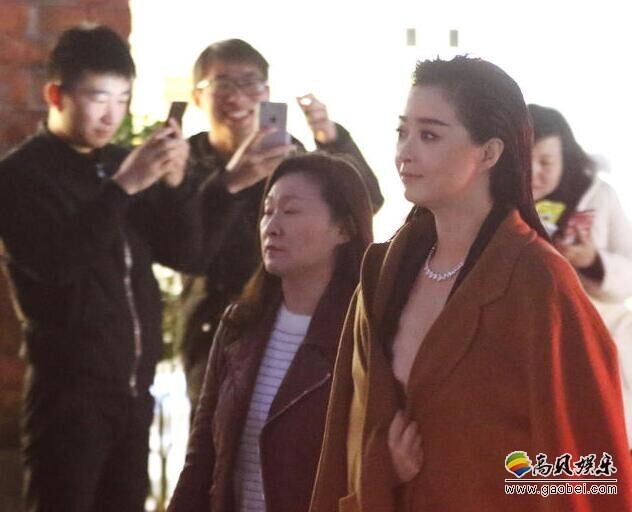 微胖的蒋欣现身参加活动了? 微胖的蒋欣现身参加活动了?