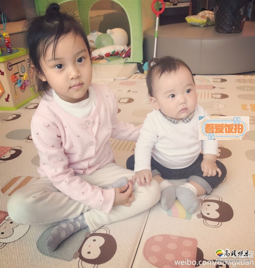 董璇微博晒出和李小璐一家相聚的照片 董璇微博晒出和李小璐一家相聚的照片