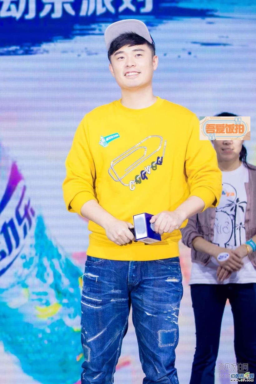 陈赫受品牌邀约现身杭州替好兄弟金钟国站台助阵现场 陈赫受品牌邀约现身杭州替好兄弟金钟国站台助阵现场