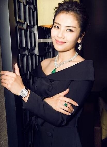 精致锁骨的刘涛美吗？