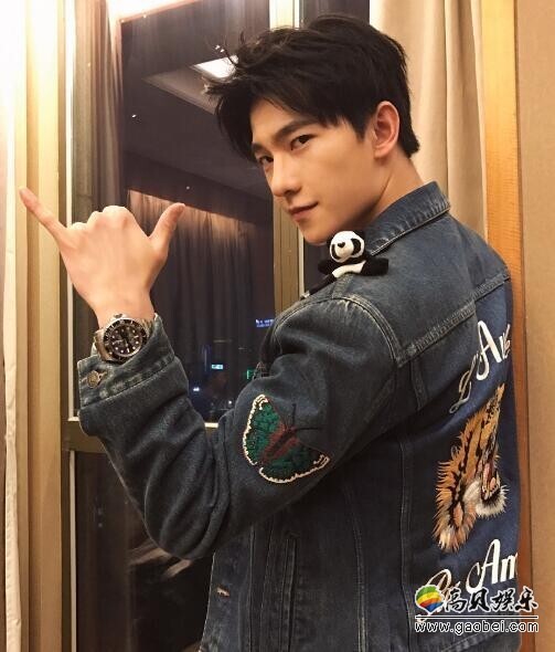 杨洋是怎样回应“倒模替身”一事？