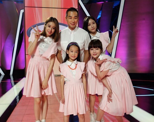 赵文卓跟朴智妍讨教韩语儿歌演唱方法