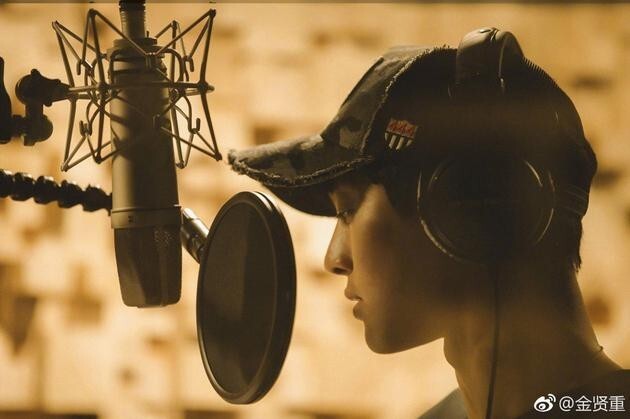 韩星金贤重在微博晒出一张照片