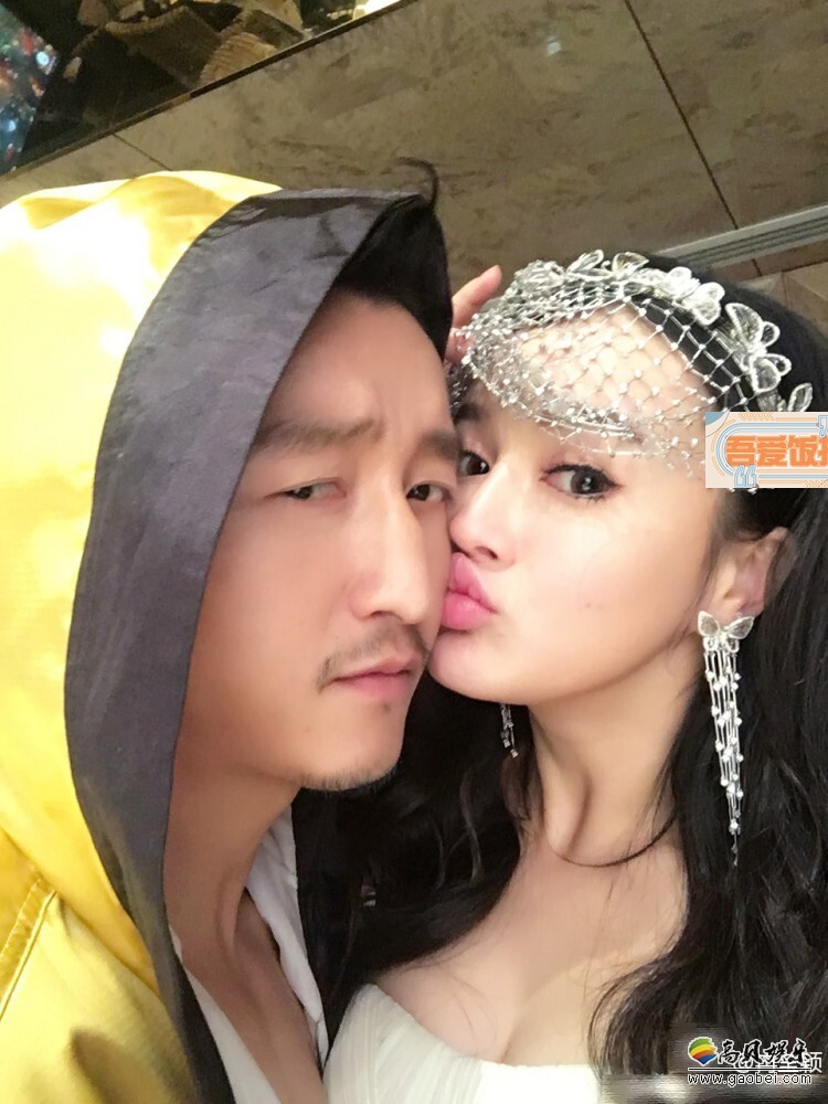 冉莹颖一家四口拍摄写真了? 冉莹颖一家四口拍摄写真了?