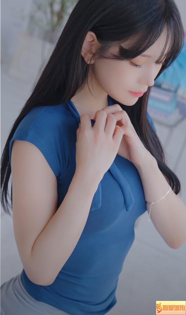 HeeSol熙松是哪国新晋美女嫩模播主？善于凭借怎样身材展示穿搭直拍？