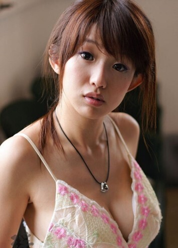 艺人郭书瑶（瑶瑶）拥有甜美的外型