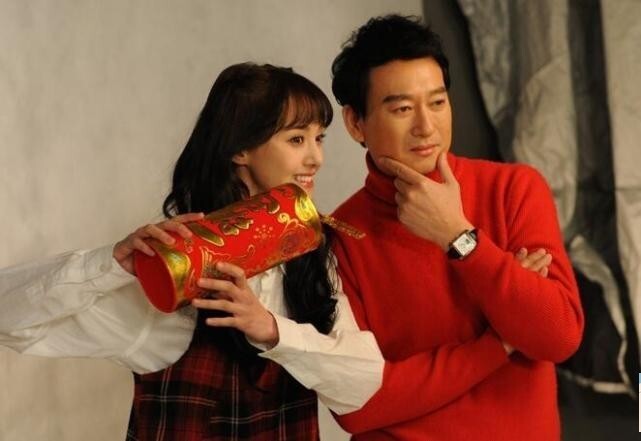 郑爽爸爸坦言女儿这段时间怎么了? 郑爽爸爸坦言女儿这段时间怎么了?