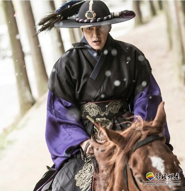 《蓝色大海的传说》 李敏镐在剧中饰演什么？