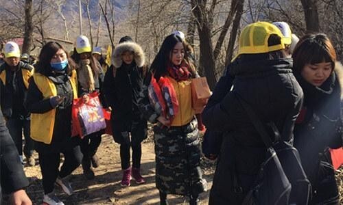 “菲常爱心”戴菲慰问孤贫老人？