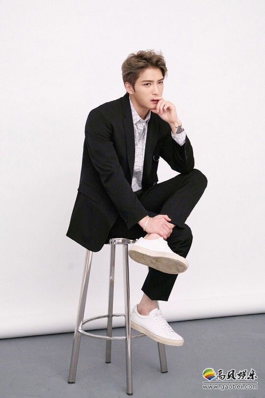 C-JeS娱乐公开旗下男团JYJ成员金在中的写真幕后照 C-JeS娱乐公开旗下男团JYJ成员金在中的写真幕后照