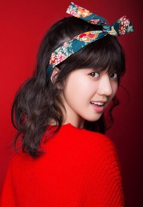 亚洲超活力美少女李凯馨曝光了红红火火的圣诞大片？