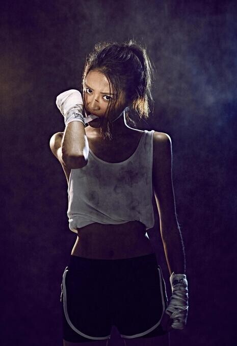 彭渤曝光了一组性感运动时尚大片？