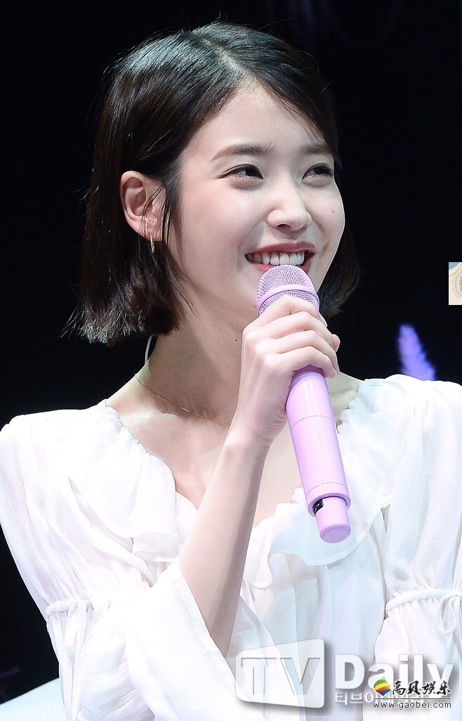 歌手IU时隔一年半於21日推出正规四辑《Palette》 歌手IU时隔一年半於21日推出正规四辑《Palette》