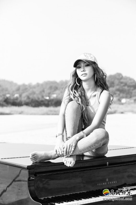 主唱孝琳公开了SOLO新曲《Love Like This》预告 主唱孝琳公开了SOLO新曲《Love Like This》预告