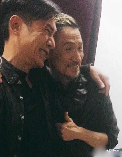 影帝与歌神终同框了?》 影帝与歌神终同框了?》