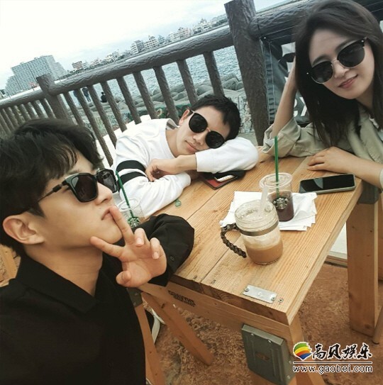 少女时代成员Yuri等人所拍摄的假期认证照公开 少女时代成员Yuri等人所拍摄的假期认证照公开