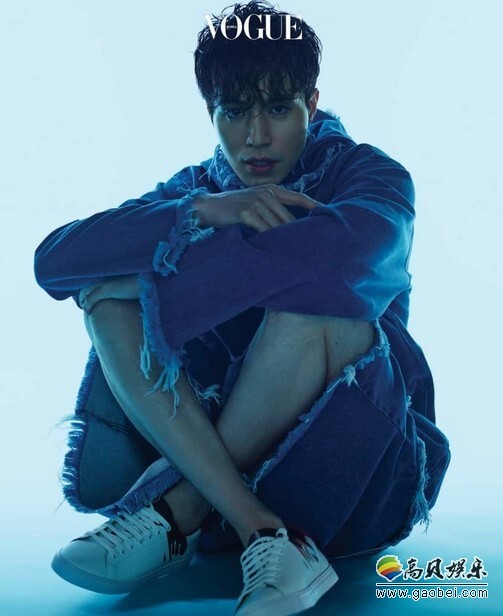 韩国演员李栋旭为某时尚杂志拍摄的最新画报公开