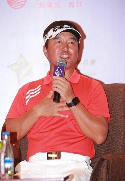 47岁满文军自“吸毒门”后首次现身了？