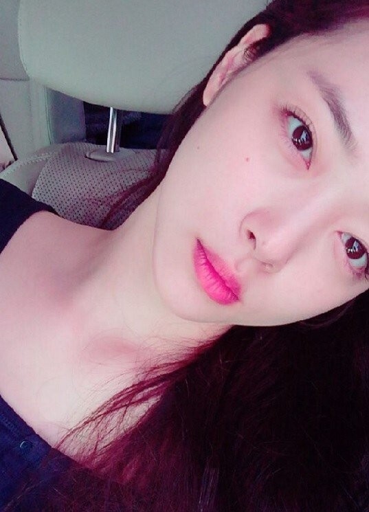 雪莉用“下班自拍照”向粉丝问候