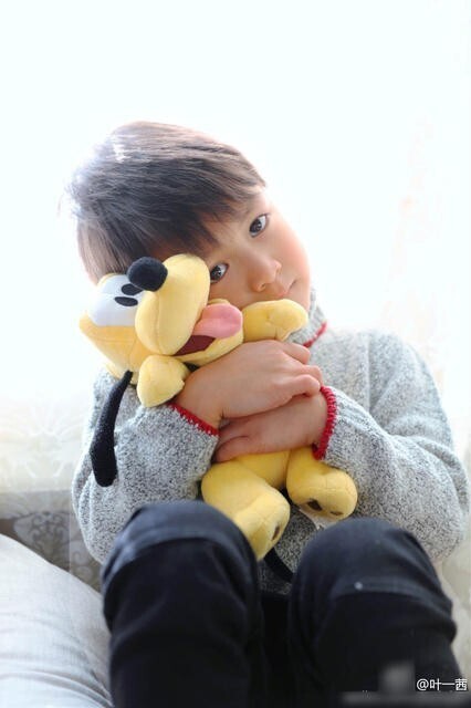 叶一茜又晒小亮仔的了？