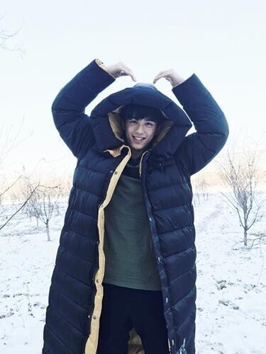 吴磊感恩节发起什么回馈粉丝的微博？