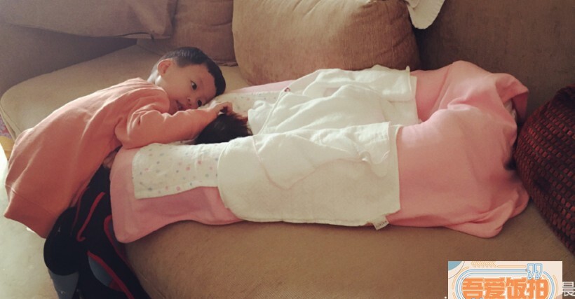 姚晨晒出了儿子小土豆和女儿小茉莉的近照？