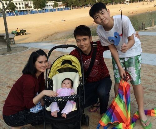 洪欣的儿子是在哪一年改姓的? 洪欣的儿子是在哪一年改姓的?