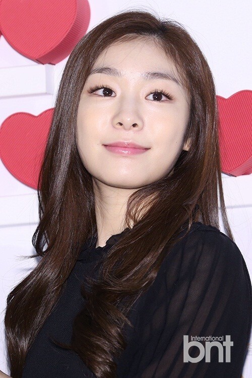 花样滑冰国家代表金妍儿亮相某品牌新品上市活动 花样滑冰国家代表金妍儿亮相某品牌新品上市活动