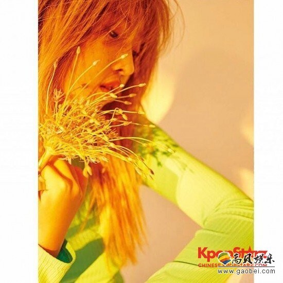 CL通过个人Instagram公开了孔敏智的Solo活动宣传照