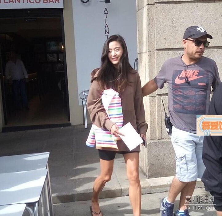 全智贤与李敏镐在西班牙拍摄《蓝色大海的传说》