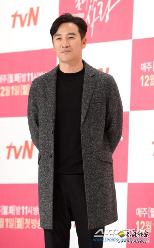 严泰雄将出演由李柱炯导演执导的新片《Poclain》 严泰雄将出演由李柱炯导演执导的新片《Poclain》