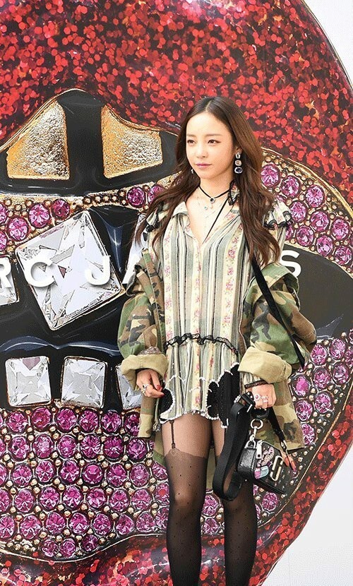 具荷拉出席了在首尔江南举行的某化妆品开业活动