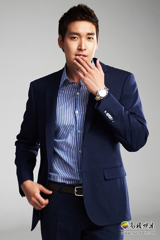 C9娱乐方面表示公司最近已经与郑糠云签订了专属合约