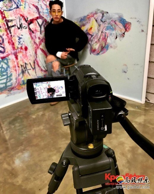 G-Dragon通过个人Instagram公开了至亲李秀赫的近况