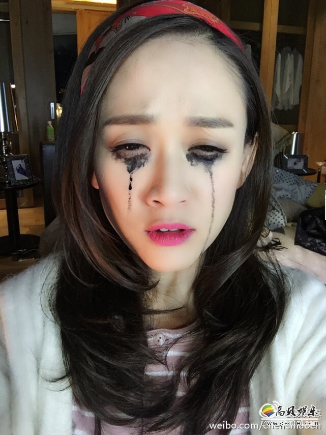 陈乔恩微博晒两道黑泪痕，怎么了？
