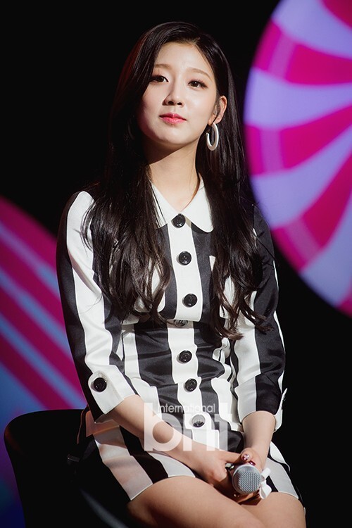 韩国女团Lovelyz正规2辑《R U Ready?》发售 韩国女团Lovelyz正规2辑《R U Ready?》发售