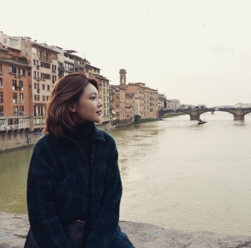 少女时代成员秀英近日上传意大利旅行照 少女时代成员秀英近日上传意大利旅行照