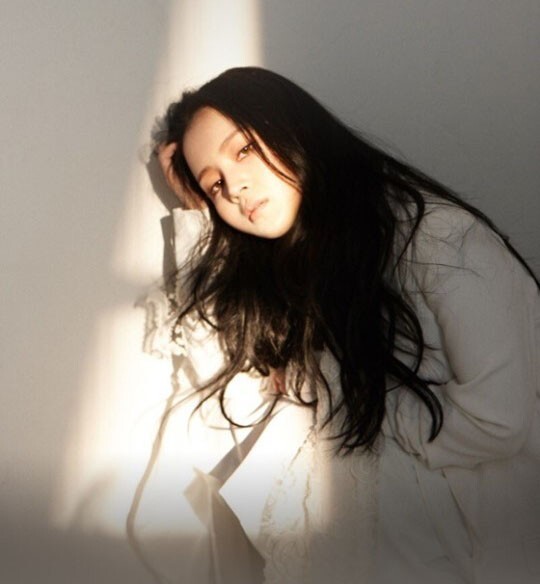 李夏怡进行了新辑《Seoulite》的发行纪念访问