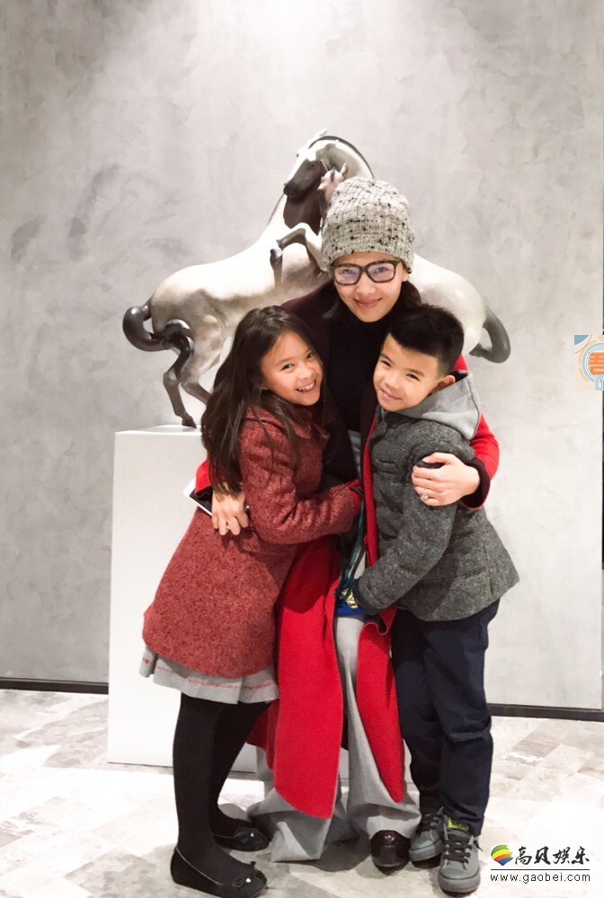 刘涛携家人在直播平台送上春节祝福