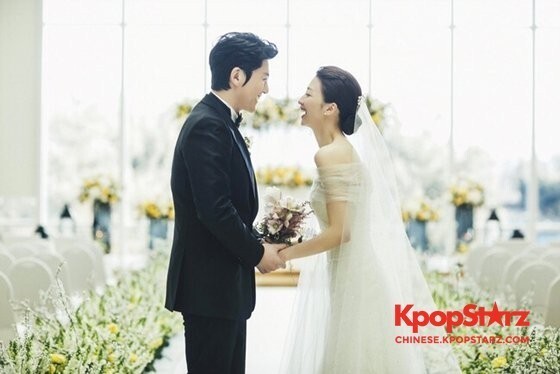 演员柳秀荣与朴河善在梅菲尔德酒店举行了婚礼