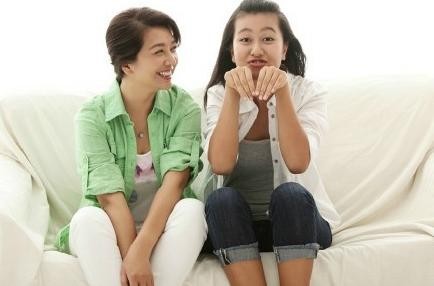 江珊有个18岁女儿了,还是前夫的翻版? 江珊有个18岁女儿了,还是前夫的翻版?