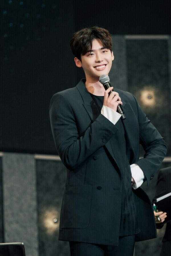 演员李钟硕的日本粉丝见面会盛大落幕 演员李钟硕的日本粉丝见面会盛大落幕