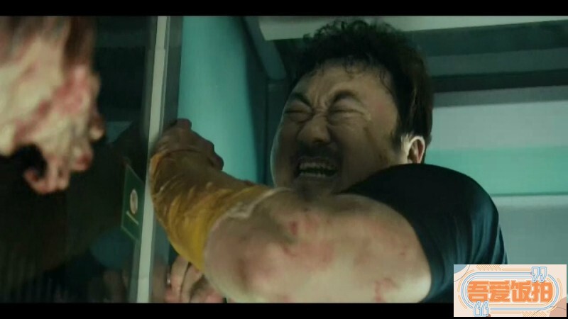 随《釜山行》的卖座演员马东锡受到了各界的瞩目 随《釜山行》的卖座演员马东锡受到了各界的瞩目