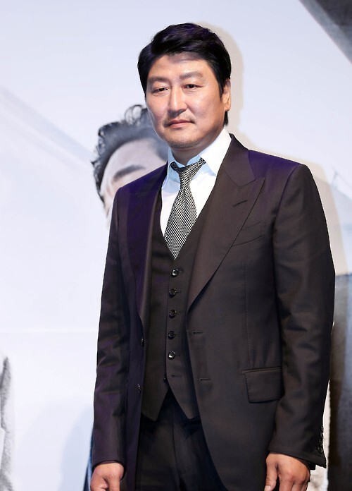 宋康昊成为韩国第一位主演总观影数突破1亿人次的演员 宋康昊成为韩国第一位主演总观影数突破1亿人次的演员