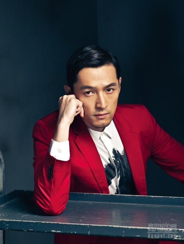 胡歌在哪一年遭受了车祸？