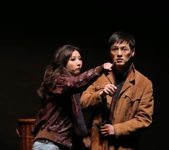 胡歌回归舞台后，出演了什么话剧？